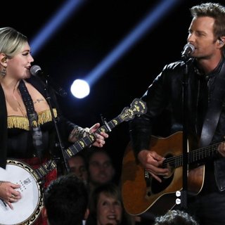 Elle King, Dierks Bentley in 50th Annual CMA Awards - Performances