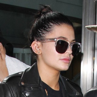 Kylie Jenner in Kylie Jenner Arrives at Los Angeles International Airport