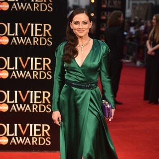 Lara Pulver