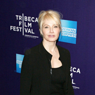 9th Annual Tribeca Film Festival - Premiere of 'Letters to Juliet' - Arrivals