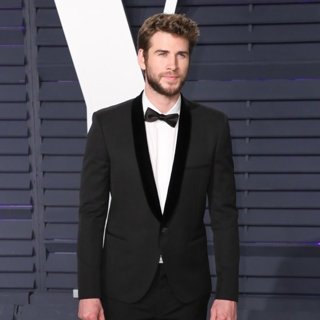 Liam Hemsworth in 2019 Vanity Fair Oscar Party - Arrivals
