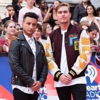 Loud Luxury
