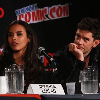 Jessica Lucas, James Frain in New York Comic Con - Day 4 - Press Conference