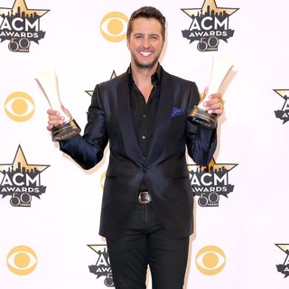 Luke Bryan in 50th Academy of Country Music Awards - Press Room