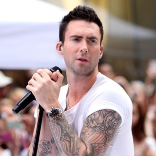 Adam Levine 'Teasing' Blake Shelton and Gwen Stefani About ...
