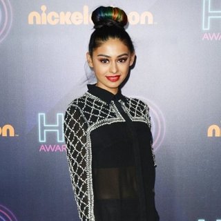 Nelufar Hedayat