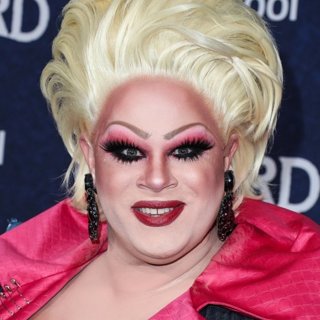 Nina West