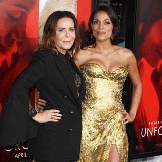 Premiere Warner Bros. Pictures' of Unforgettable - Arrivals