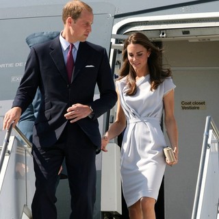 Arriving in Los Angeles, Kate Middleton Looks Gorgeous in Blue