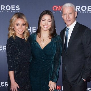 Kelly Ripa, Lola Grace Consuelos, Anderson Cooper in 12th Annual CNN Heroes - Red Carpet Arrivals