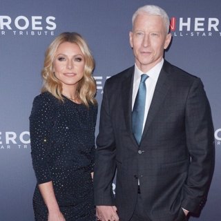 Kelly Ripa, Anderson Cooper in 12th Annual CNN Heroes - Red Carpet Arrivals
