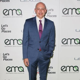 Rob Corddry in 24th Annual Environmental Media Awards Presented by Toyota and Lexus - Arrivals