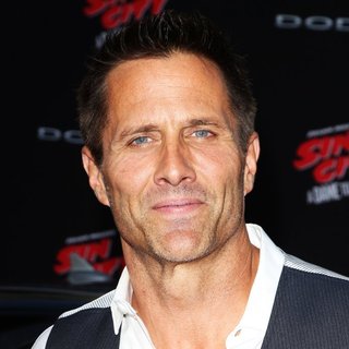 Rob Estes