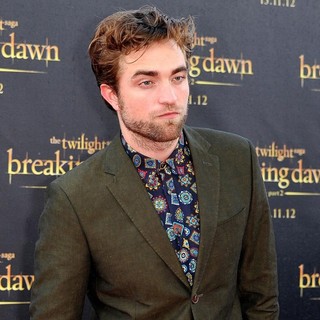 Robert Pattinson Promotes The Twilight Saga's Breaking Dawn Part II