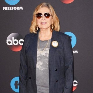 Roseanne Barr