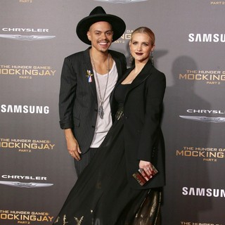Premiere of Lionsgate's The Hunger Games: Mockingjay, Part 2 - Arrivals