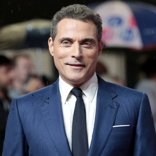 Rufus Sewell