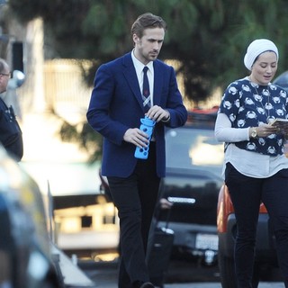 First Look At Ryan Gosling And Emma Stone On Set Of La La Land