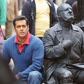 A Break in Filming Scenes on Ek Tha Tiger