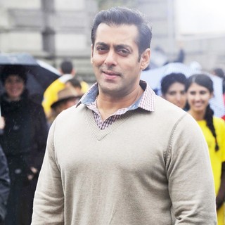 A Dance Scene Is Filmed on The Set of Ek Tha Tiger