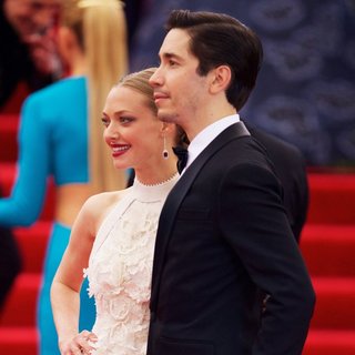 Amanda Seyfried, Justin Long in China: Through The Looking Glass Costume Institute Benefit Gala - Red Carpet Arrivals