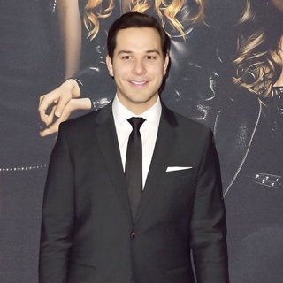 Skylar Astin