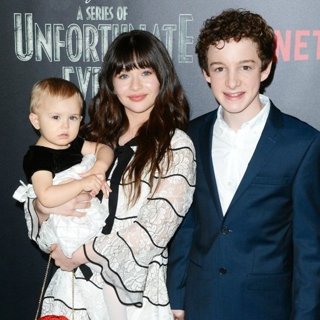 how old is presley smith series of unfortunate events malina weissman pictures with high quality photos how old is presley smith series of unfortunate events malina weissman pictures with high quality photos