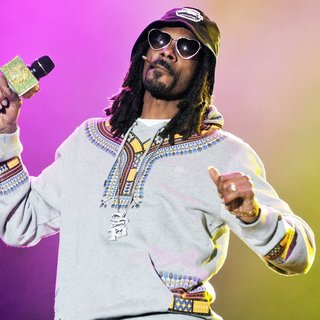 Snoop Dogg in Snoop Dogg Debuts Performing Live on Stage at City Sound Milano Festival