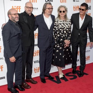 Steven Soderbergh, Scott Z. Burns, Gary Oldman, Meryl Streep, Antonio Banderas in 44th Toronto International Film Festival - The Laundromat - Premiere
