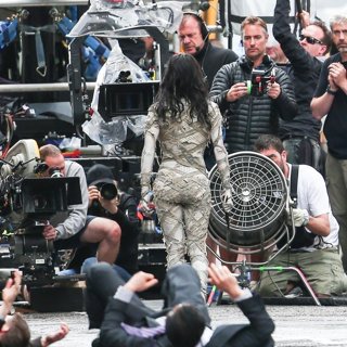 Sofia Boutella Films A Scene for The Mummy