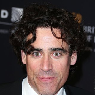 Stephen Mangan