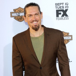 Steve Howey