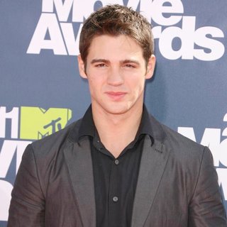 Steven R. McQueen in 2011 MTV Movie Awards - Arrivals