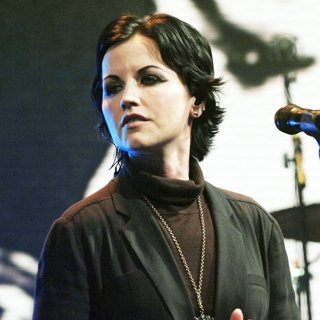 The Cranberries Perform on An Episode of London Live 2.0