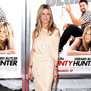 Premiere of 'The Bounty Hunter' - Arrivals