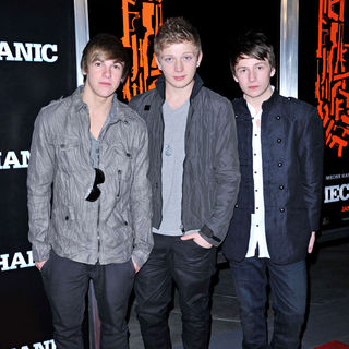The Los Angeles Premiere of 'The Mechanic' - Arrivals