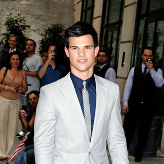Screening of 'The Twilight Saga's Eclipse' - Outside Arrivals