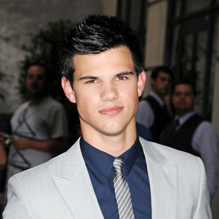 Screening of 'The Twilight Saga's Eclipse' - Outside Arrivals