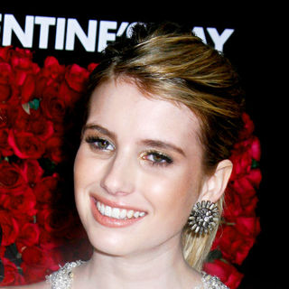 Los Angeles World Premiere of 'Valentine's Day' - Red Carpet