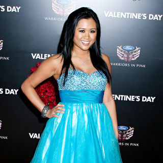 Los Angeles World Premiere of 'Valentine's Day' - Red Carpet