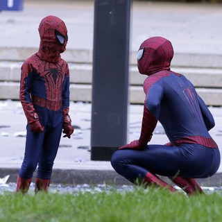 Scenes Are Filmed for The Amazing Spider-Man 2 on Location