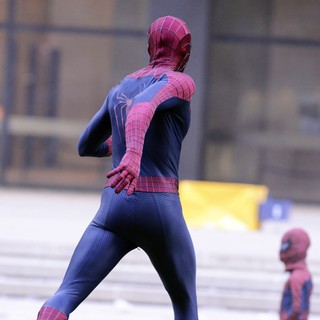 Scenes Are Filmed for The Amazing Spider-Man 2 on Location