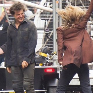 Tom Cruise and Annabelle Wallis Are Spotted Filming The Mummy