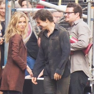 Tom Cruise and Annabelle Wallis Are Spotted Filming The Mummy