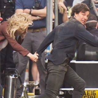 Tom Cruise and Annabelle Wallis Are Spotted Filming The Mummy