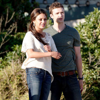Mila Kunis, Justin Timberlake in Filming A Scene from New Movie "Friends with Benefits"
