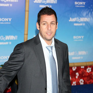Premiere of 'Just Go with It' - Arrivals