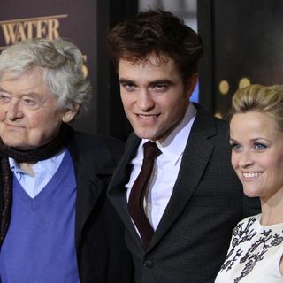 The World Premiere of 'Water for Elephants' - Arrivals