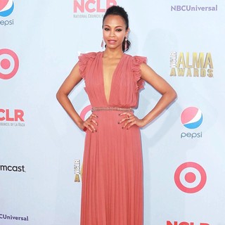Zoe Saldana Picture 148 - 2012 NCLR ALMA Awards - Press Room