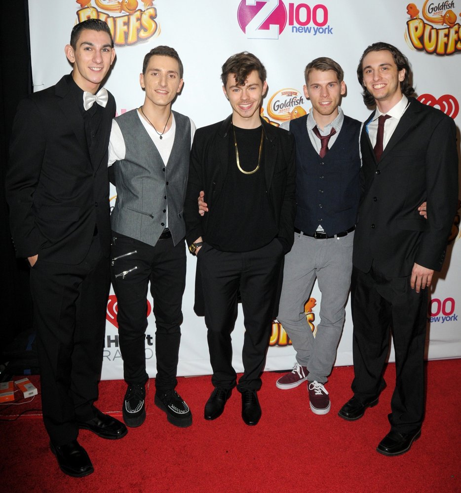 Pros & iCons;<br>Z100's Jingle Ball 2014 - Red Carpet Arrivals